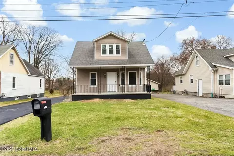 449 Taurus Rd, Schenectady, NY 12304
