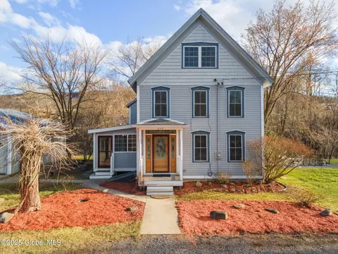 642 Barnerville Rd, Howes Cave, NY 12092