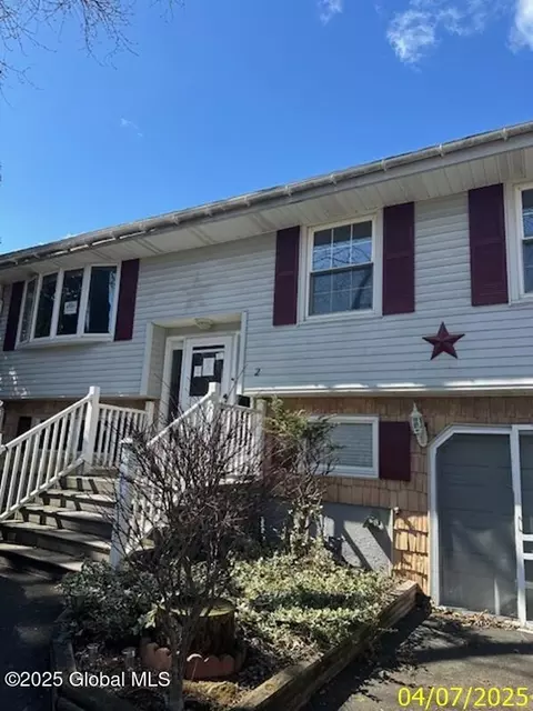 2 Morone Pl, Colonie, NY 12205