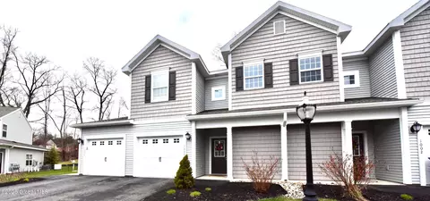 1003 Grayson Pl, Schenectady, NY 12302