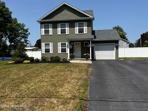 49 William St, South Glens Falls, NY 12803