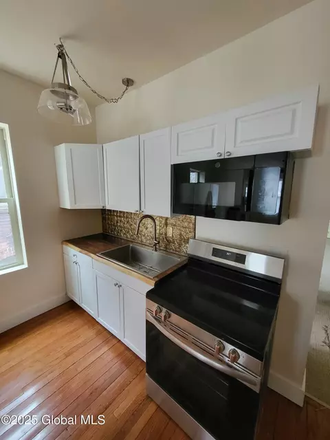 762 Eastern Ave, Schenectady, NY 12308 photo 9