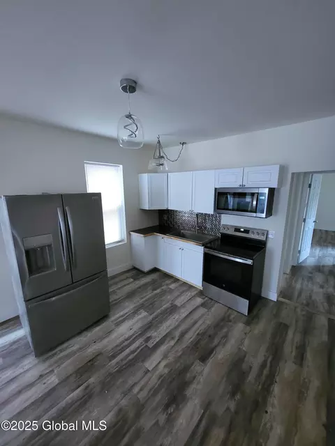 762 Eastern Ave, Schenectady, NY 12308 photo 3