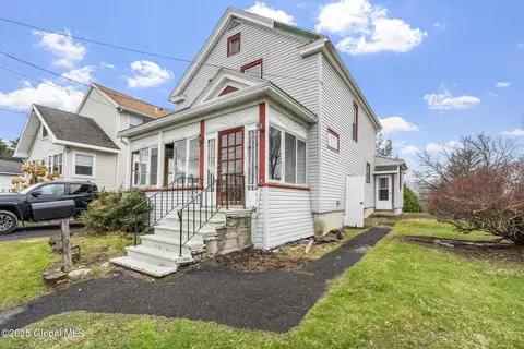 31 Taft Ave, Latham, NY 12110