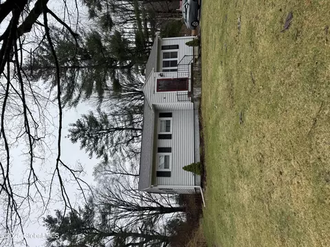 6 Simmons Rd, Wynantskill, NY 12198