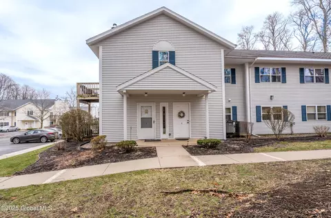 1306 Greenwich Dr, Albany, NY 12203