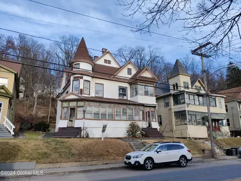 306 E Main St, Amsterdam, NY 12010