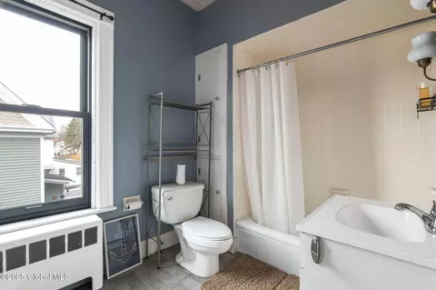 Bath - 162 Elm St, Cobleskill, NY 12043 photo 4 of 5
