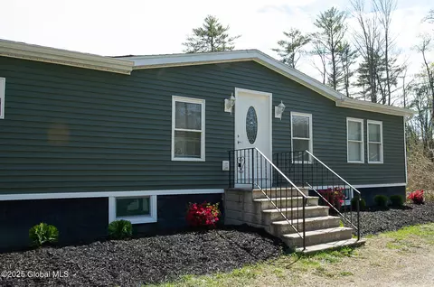 386 Griffis Rd, Gloversville, NY 12078
