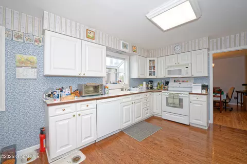 Kitchen - 105 Overlook Dr, Cobleskill, NY 12043 photo 2 of 2