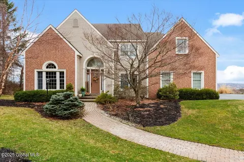 30 Stone Arabia Dr, Troy, NY 12180