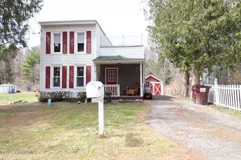 202 W Shore Rd, Delanson, NY 12053