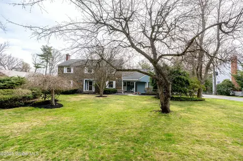 1366 Rosehill Blvd, Niskayuna, NY 12309