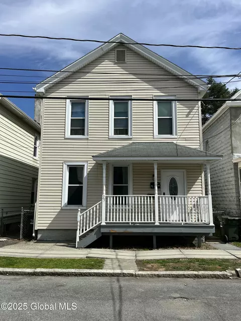 25 High St, Green Island, NY 12183