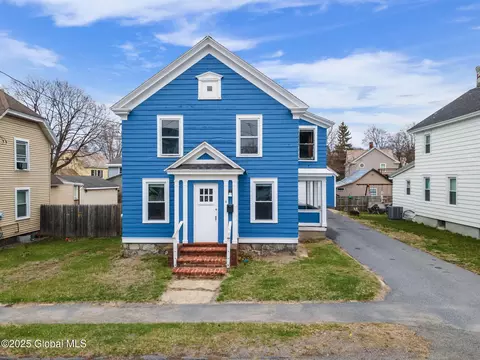 15 Parry St, Hudson Falls, NY 12839