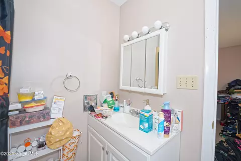 233 Jackson Ave, Schenectady, NY 12304 photo 15