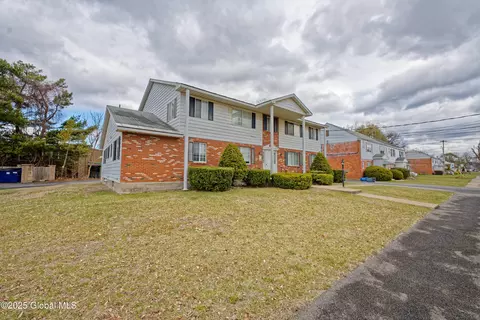 233 Jackson Ave, Schenectady, NY 12304 photo 2