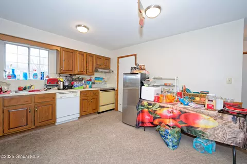 233 Jackson Ave, Schenectady, NY 12304 photo 5