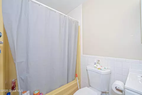 233 Jackson Ave, Schenectady, NY 12304 photo 37