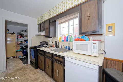 233 Jackson Ave, Schenectady, NY 12304 photo 20