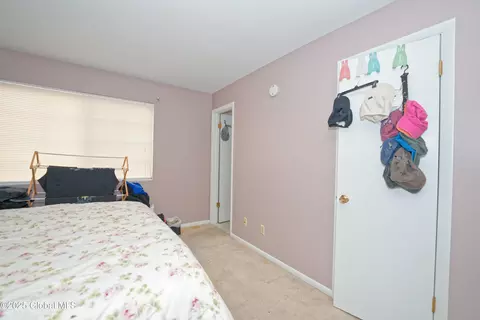 233 Jackson Ave, Schenectady, NY 12304 photo 13