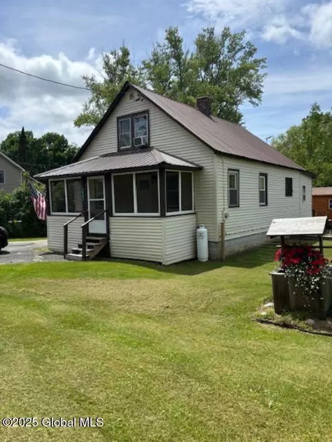 2543 Moriah Rd, Moriah, NY 12960