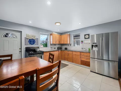 836 Bridge St, Schenectady, NY 12303 photo 27