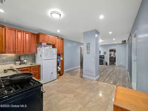 836 Bridge St, Schenectady, NY 12303 photo 37
