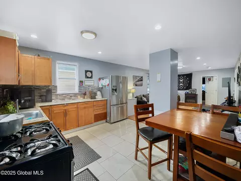 836 Bridge St, Schenectady, NY 12303 photo 25
