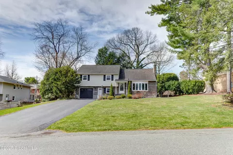 2512 Whamer Ln, Niskayuna, NY 12309