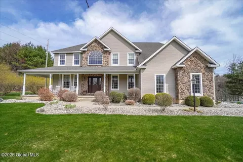 2 Leah Ct, Ballston Lake, NY 12019