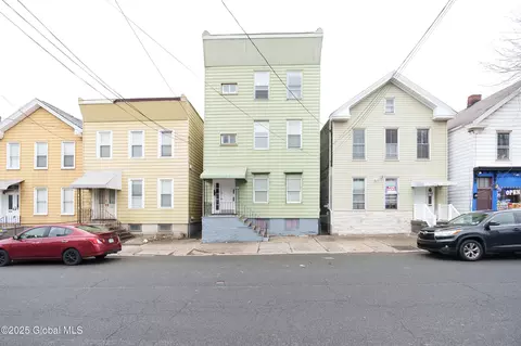 129 Main St, Cohoes, NY 12047