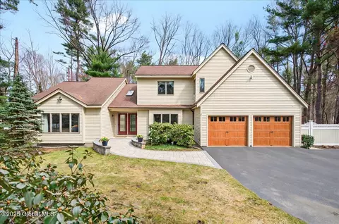 14 Birch Hill Rd, Ballston Lake, NY 12019