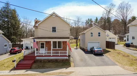116 Walnut St, Corinth, NY 12822
