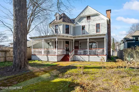 69 Union Ave, Saratoga Springs, NY 12866