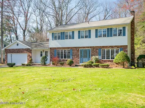 58 Fredericks Rd, Glenville, NY 12302