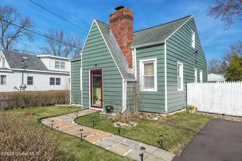 11 Western Ave, Watervliet, NY 12189