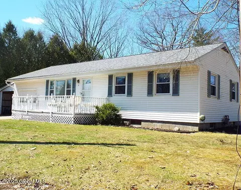6 Hilltop Ave, Gloversville, NY 12078