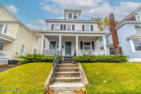 136 Elmer Ave, Schenectady, NY 12308