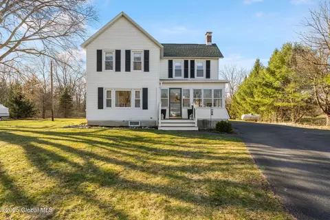 1031 Raymond Rd, Ballston Spa, NY 12020