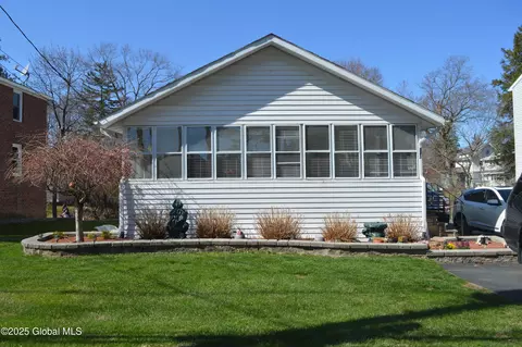 323 Kenwood Ave, Delmar, NY 12054
