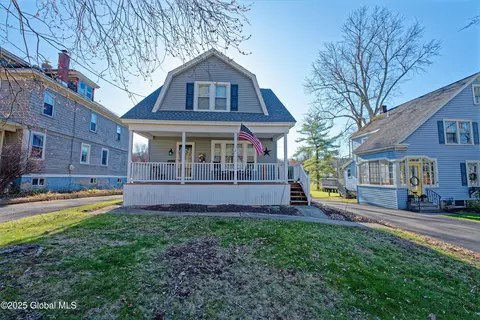1116 Van Antwerp Rd, Schenectady, NY 12309