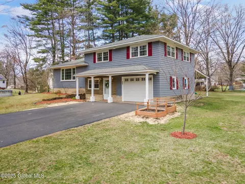 62 E Hite Ct, Schenectady, NY 12303
