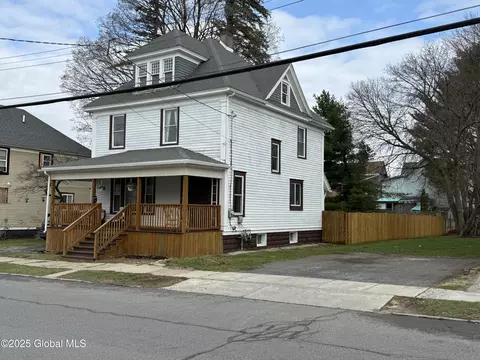61 3rd Ave, Gloversville, NY 12078