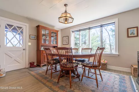 204 Louden Rd, Saratoga Springs, NY 12866 photo 9