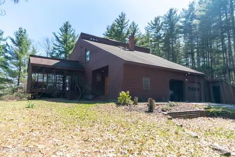 204 Louden Rd, Saratoga Springs, NY 12866