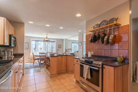 204 Louden Rd, Saratoga Springs, NY 12866 photo 16