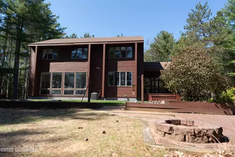 204 Louden Rd, Saratoga Springs, NY 12866 photo 3