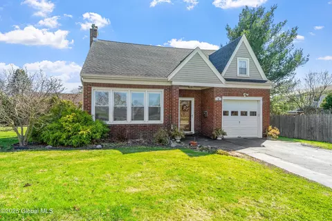 5 Park Dr, Troy, NY 12180