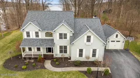 5 Thames Way, Saratoga Springs, NY 12866